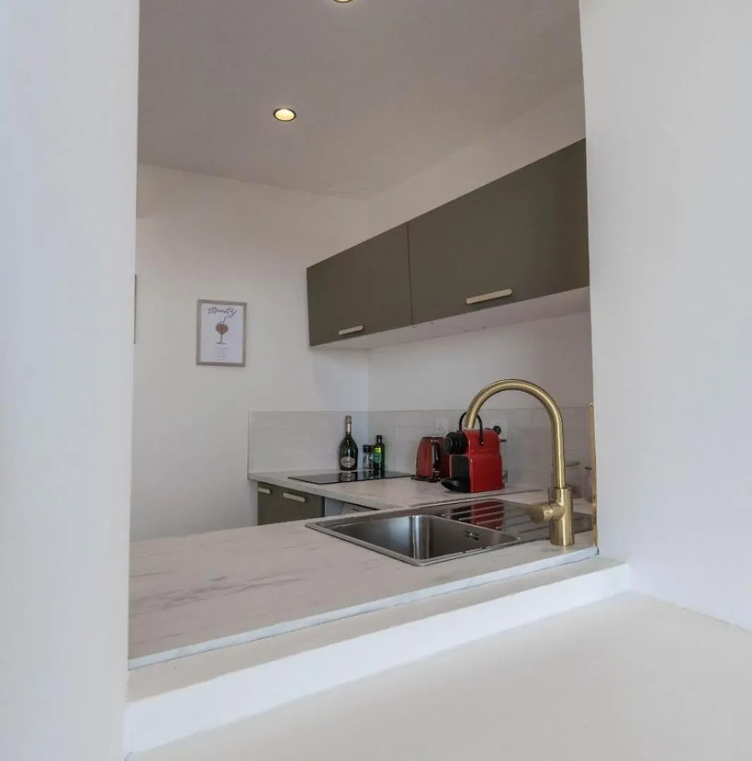 Destination Grasse ! Apartment 0*,